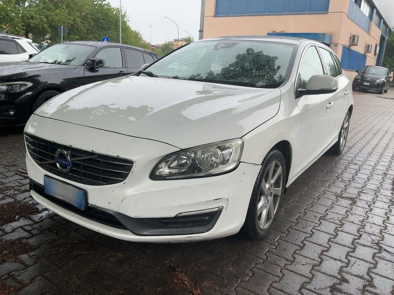 Volvo V60 2.0 D3 Momentum 2013 – снимка 1