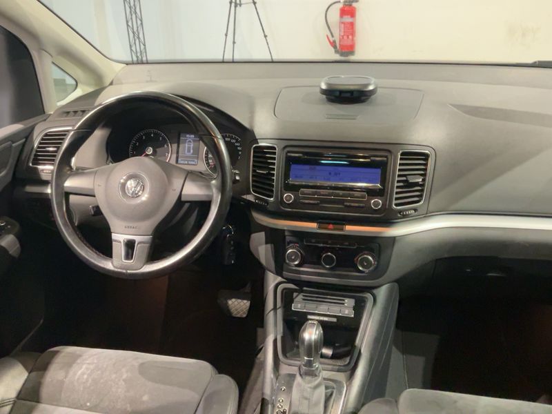 Volkswagen Sharan 2.0 TSI Highline 2011 – снимка 18