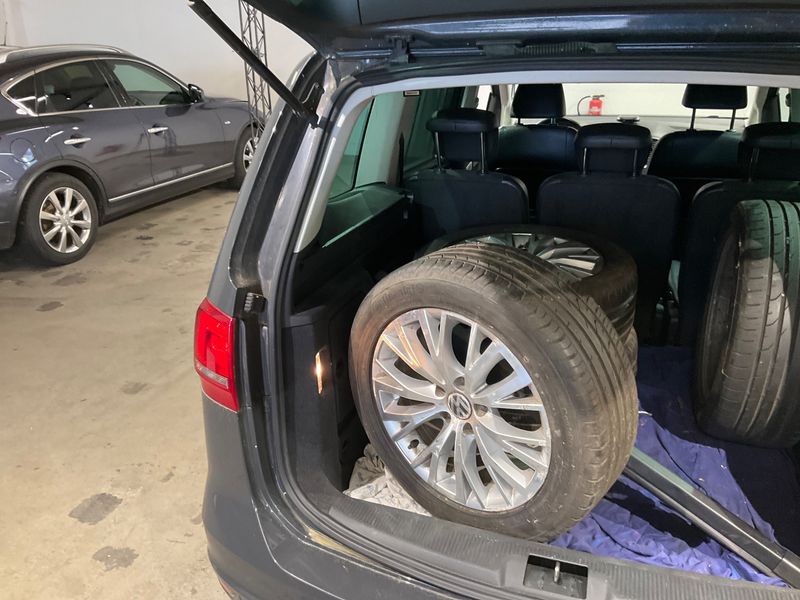 Volkswagen Sharan 2.0 TSI Highline 2011 – снимка 39