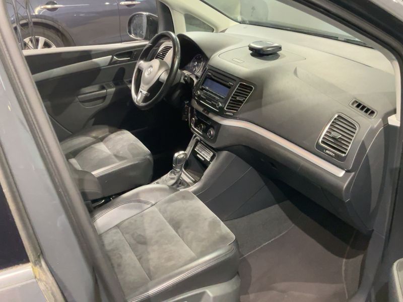 Volkswagen Sharan 2.0 TSI Highline 2011 – снимка 17