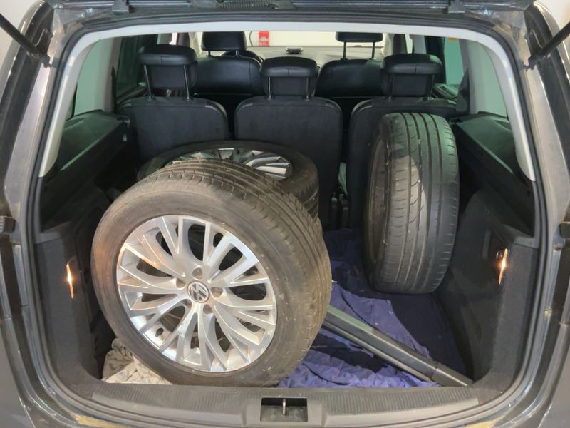 Volkswagen Sharan 2.0 TSI Highline 2011 – снимка 16