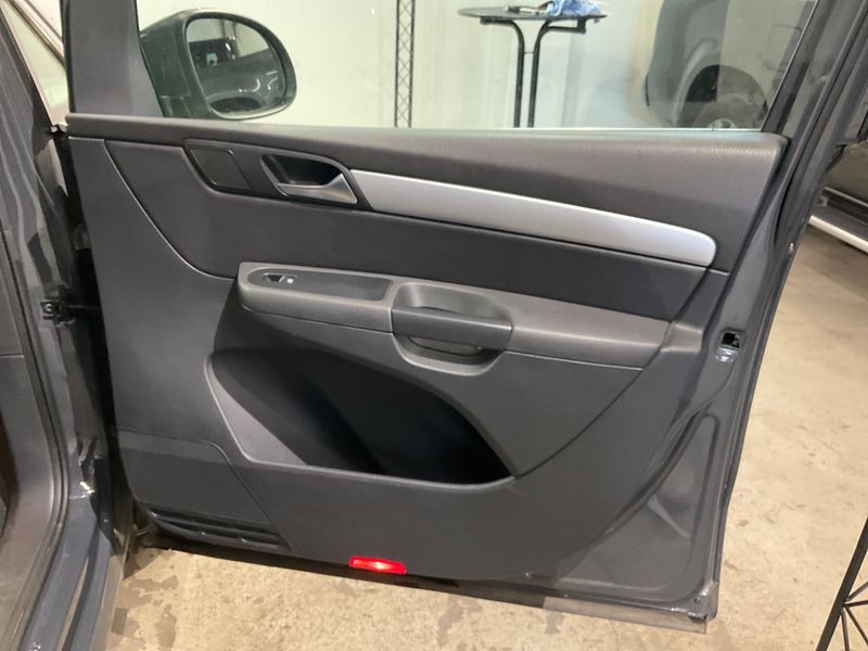 Volkswagen Sharan 2.0 TSI Highline 2011 – снимка 32