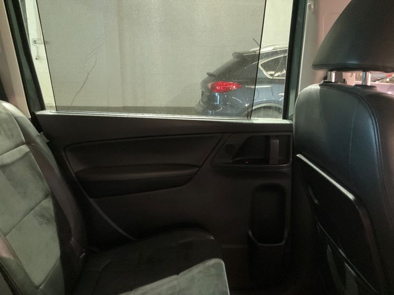 Volkswagen Sharan 2.0 TSI Highline 2011 – снимка 35