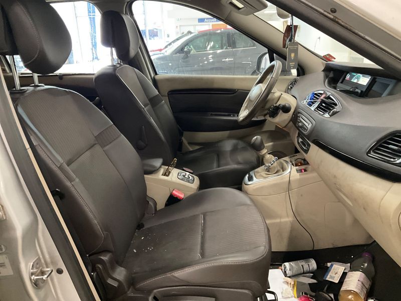 Renault Grand Scenic 1.5 dCi Exception 2011 – снимка 3