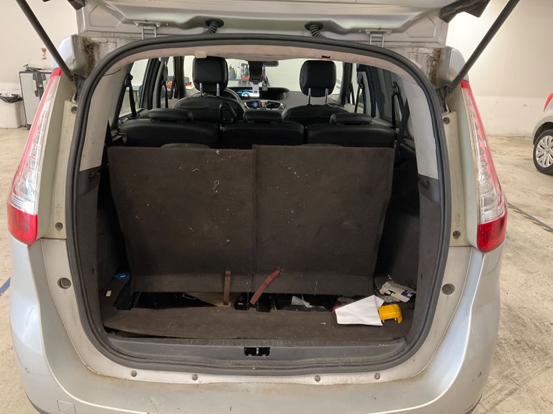 Renault Grand Scenic 1.5 dCi Exception 2011 – снимка на щета