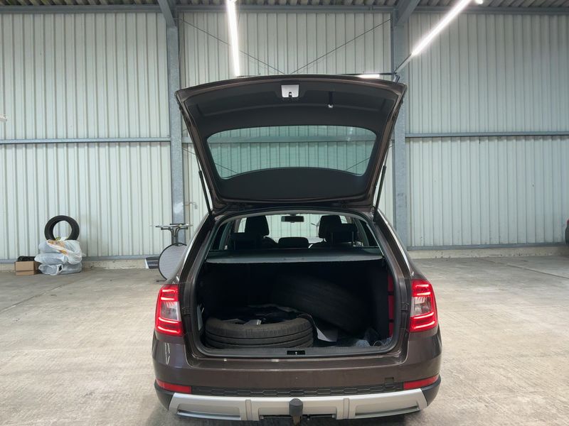 Skoda Octavia 2.0 TDI Scout 4x4 2016 – снимка 16
