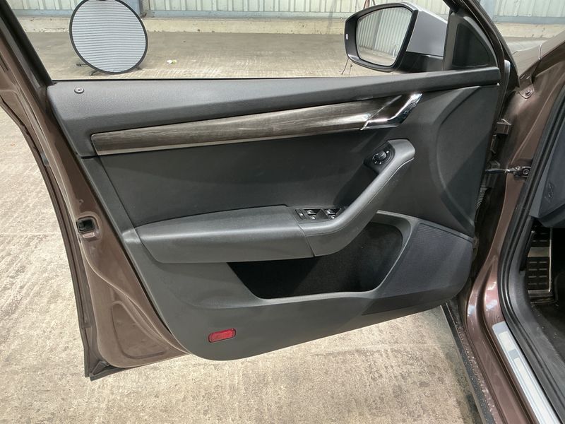 Skoda Octavia 2.0 TDI Scout 4x4 2016 – снимка 29