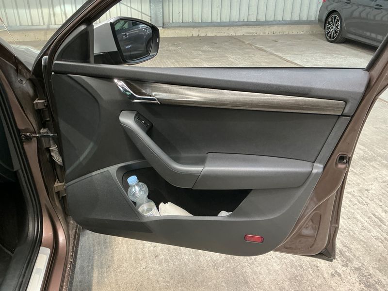 Skoda Octavia 2.0 TDI Scout 4x4 2016 – снимка 34