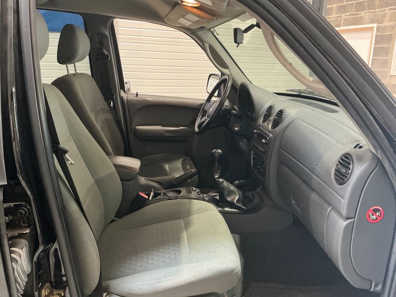 Jeep Cherokee 2.8 CRD Sport 2008 – снимка 3