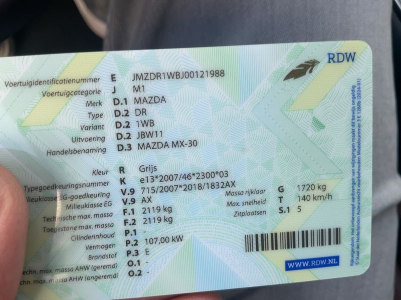 Mazda MX-30 e-Skyactiv 107 kW Advantage 2022 – снимка 20