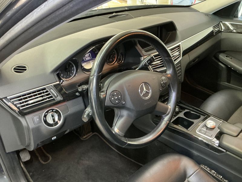 Mercedes-Benz E-Klasse E 250 CGI T BlueEfficiency Avantgarde 2011 – снимка 26