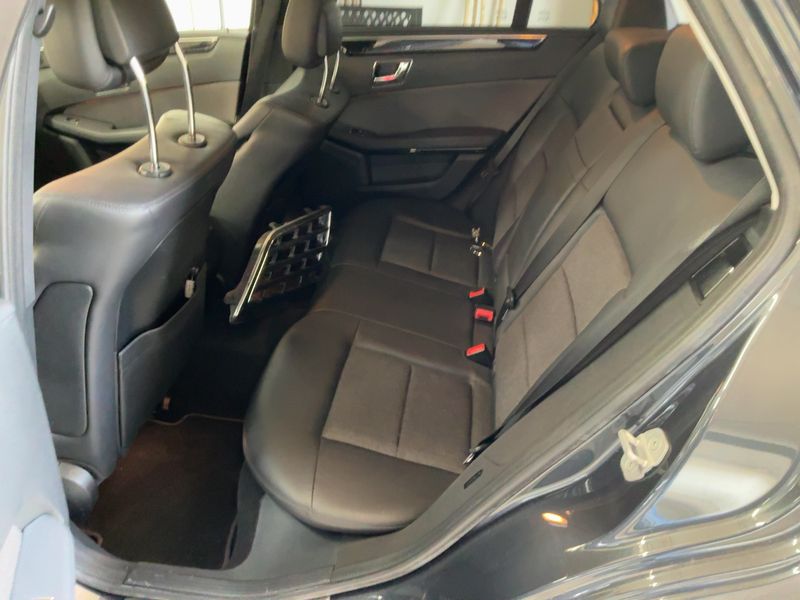 Mercedes-Benz E-Klasse E 250 CGI T BlueEfficiency Avantgarde 2011 – снимка 20