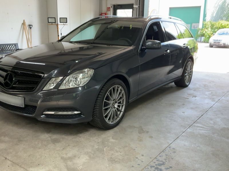 Mercedes-Benz E-Klasse E 250 CGI T BlueEfficiency Avantgarde 2011 – снимка 2