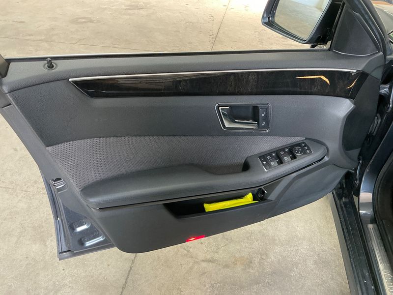 Mercedes-Benz E-Klasse E 250 CGI T BlueEfficiency Avantgarde 2011 – снимка 25
