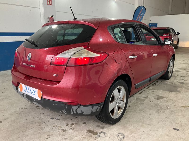 Renault Megane 1.5 dCi Dynamique 2011 – снимка 2