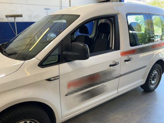 Volkswagen Caddy 2.0 TDI Kombi EcoProfi BlueMotion Tech 2018 – снимка 2