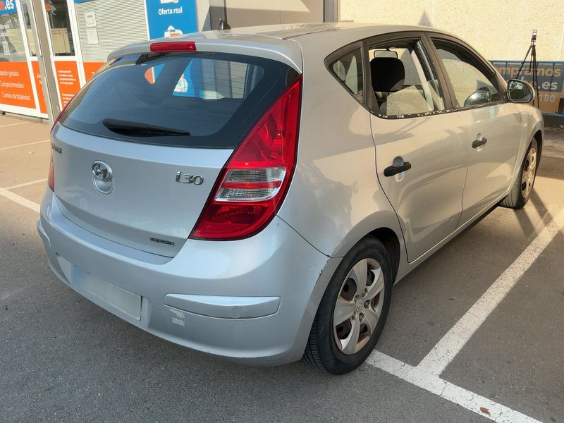 Hyundai i30 1.6 CRDi 2010 – снимка 8