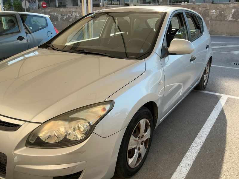 Hyundai i30 1.6 CRDi 2010 – снимка 2