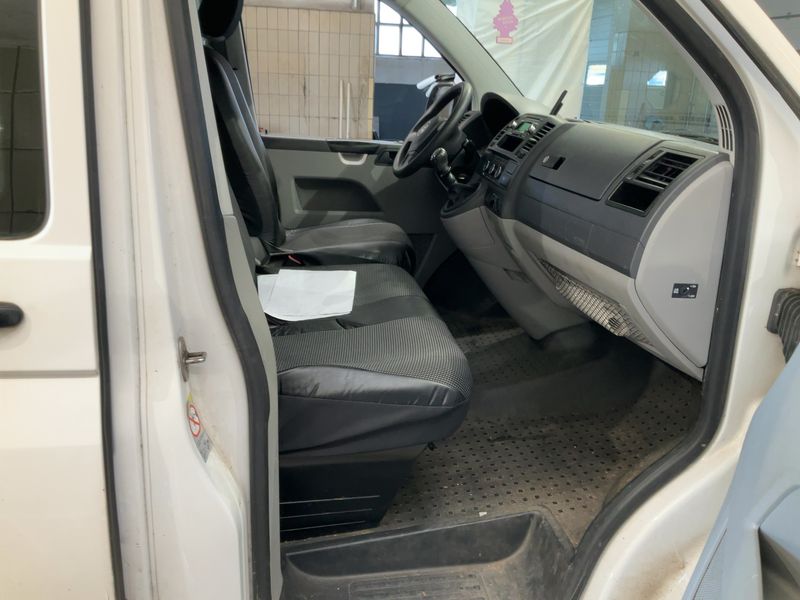 Volkswagen T5 Kombi 2.0 TDI 2012 – снимка 17