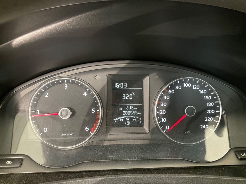 Volkswagen T5 Kombi 2.0 TDI 2012 – снимка 19