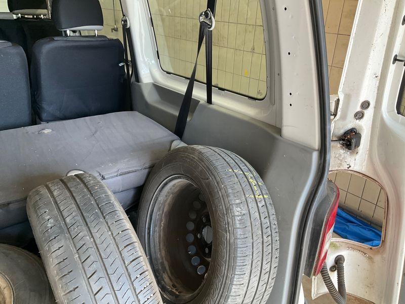 Volkswagen T5 Kombi 2.0 TDI 2012 – снимка 43