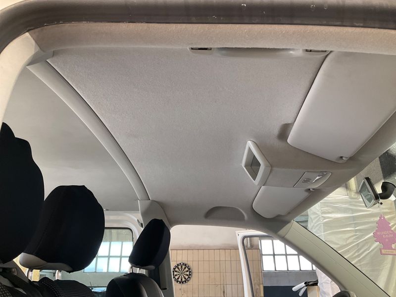 Volkswagen T5 Kombi 2.0 TDI 2012 – снимка 38