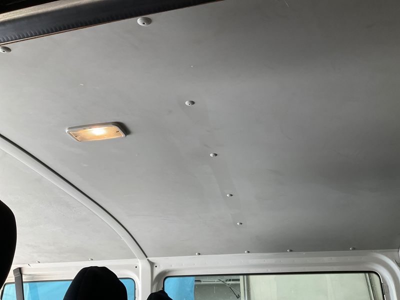 Volkswagen T5 Kombi 2.0 TDI 2012 – снимка 35