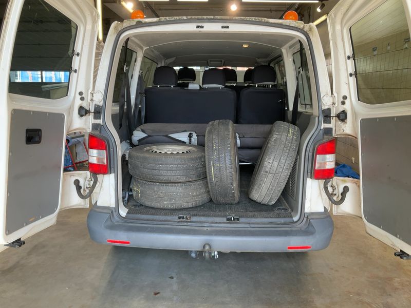 Volkswagen T5 Kombi 2.0 TDI 2012 – снимка 16