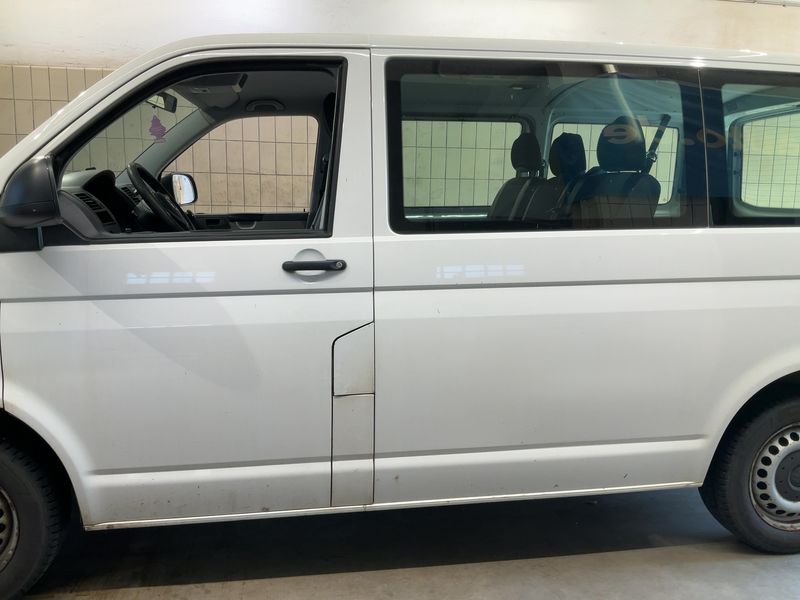 Volkswagen T5 Kombi 2.0 TDI 2012 – снимка 4