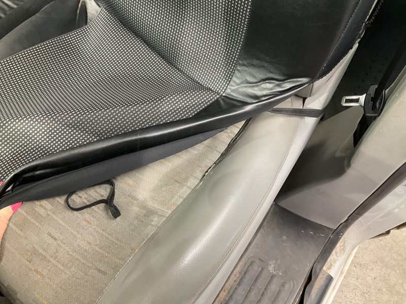 Volkswagen T5 Kombi 2.0 TDI 2012 – снимка 41