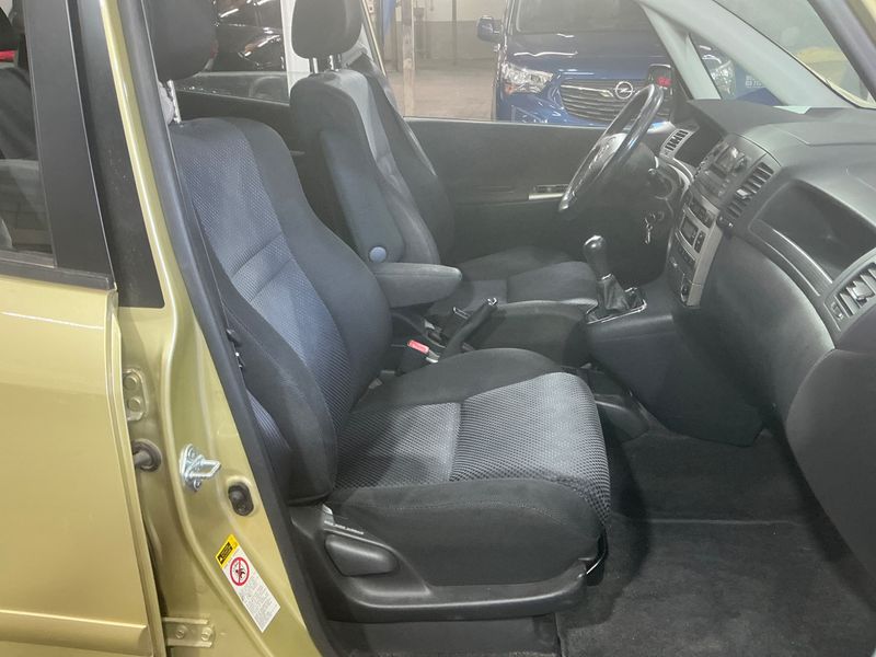 Toyota Corolla Verso 1.8 Sol 2003 – снимка 3