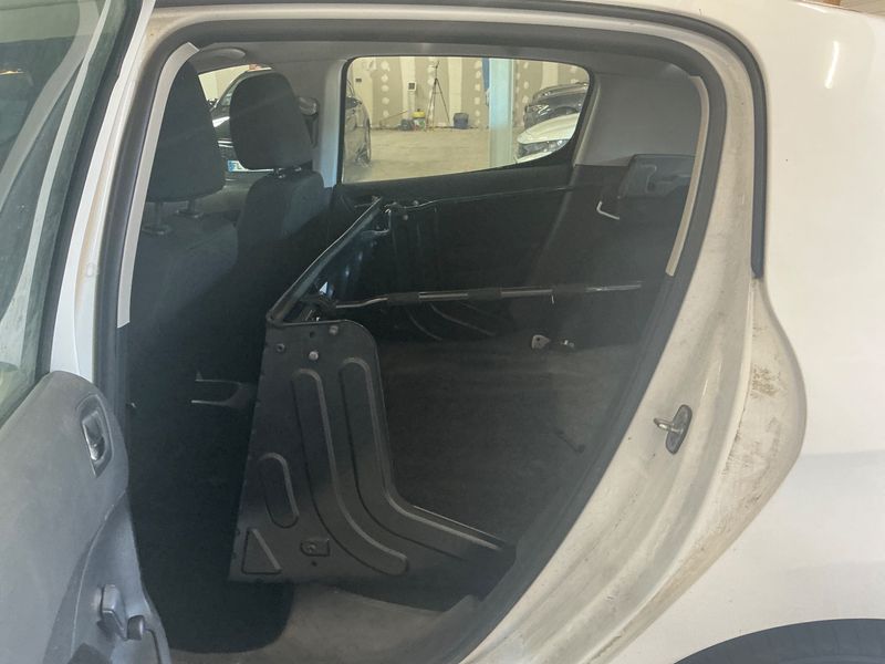 Peugeot 308 1.6 HDi Affaire Pack CD Clim 2011 – снимка на щета