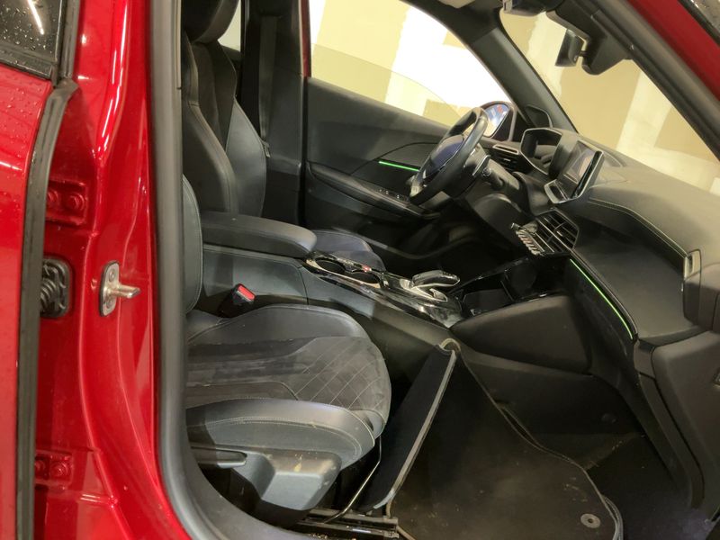 Peugeot 2008 1.2 PureTech GT 2021 – снимка 16