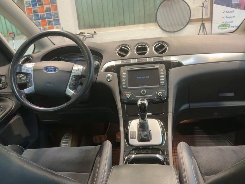 Ford S-Max 2.0 TDCi Titanium 2011 – снимка 17