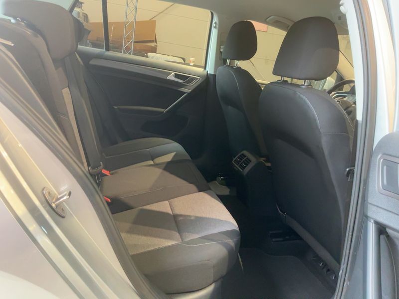 Volkswagen Golf VII 1.2 TSI Trendline BlueMotion Tech 2015 – снимка 20