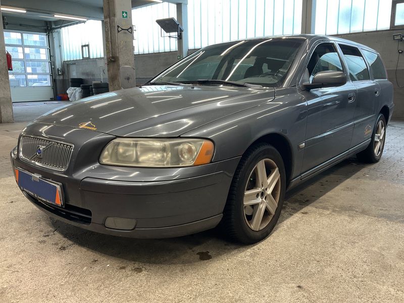 Volvo V70 2.4 Bi-Fuel Momentum 2005 – снимка 1