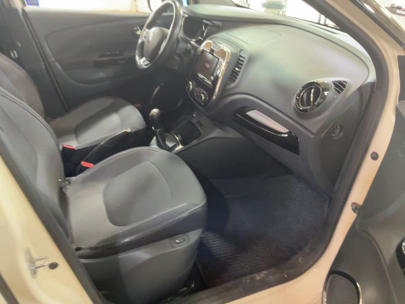 Renault Captur 1.5 dCi Energy Intens 2016 – снимка 17