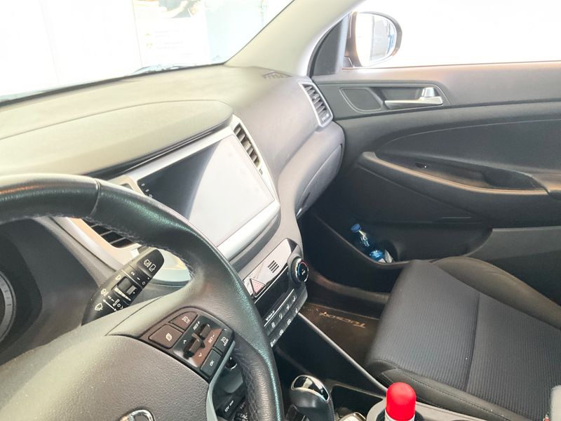 Hyundai Tucson 1.7 CRDi Xpossible ISG 2WD 2016 – снимка 25