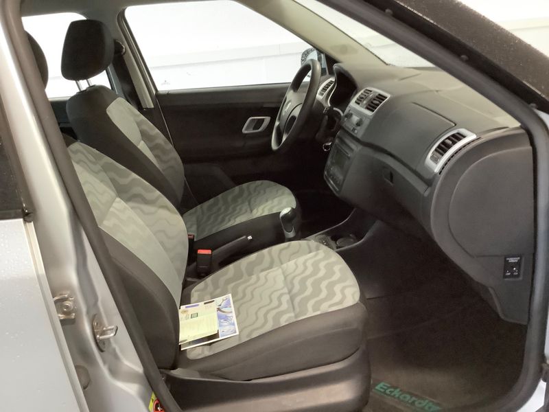 Skoda Fabia 1.4 Style Edition 2009 – снимка 3