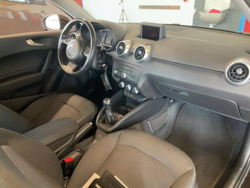 Audi A1 1.2 TFSI Attraction 2012 – снимка 17