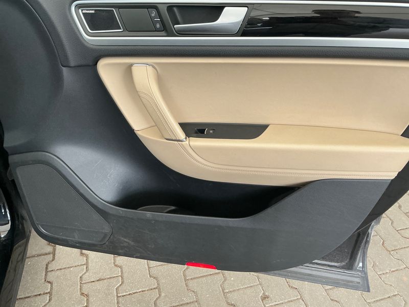 Volkswagen Touareg 3.0 V6 TDI BlueMotion Tech 2013 – снимка 28