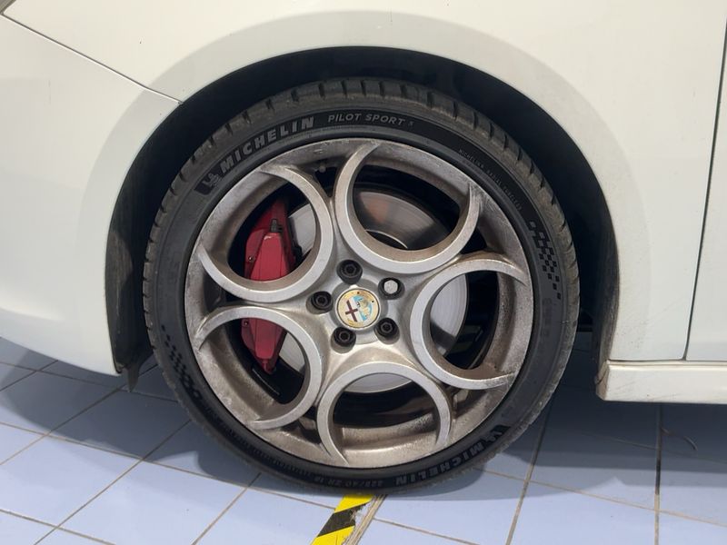Alfa Romeo Giulietta 1.8 Turbo Quadrifoglio Verde 2013 – снимка 3