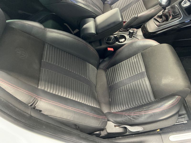 Alfa Romeo Giulietta 1.8 Turbo Quadrifoglio Verde 2013 – снимка 22