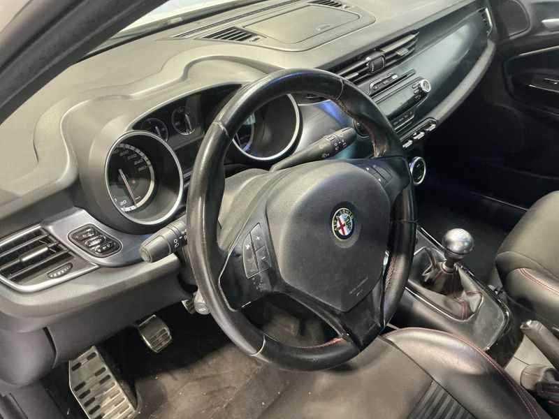 Alfa Romeo Giulietta 1.8 Turbo Quadrifoglio Verde 2013 – снимка 26