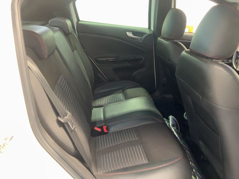 Alfa Romeo Giulietta 1.8 Turbo Quadrifoglio Verde 2013 – снимка 19