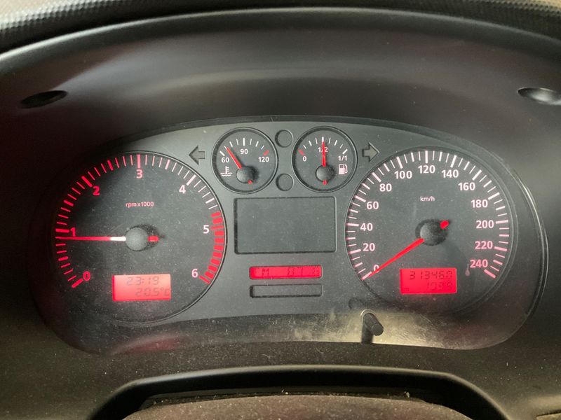 Seat Leon 1.9 TDI Sport 2000 – снимка 4