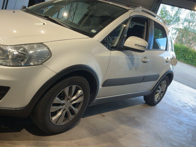 Suzuki SX4 1.6 Classic Style 2015 – снимка 2