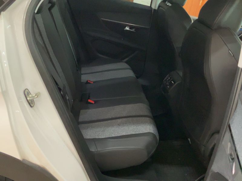 Peugeot 3008 1.5 Blue-HDi Allure 2018 – снимка 19