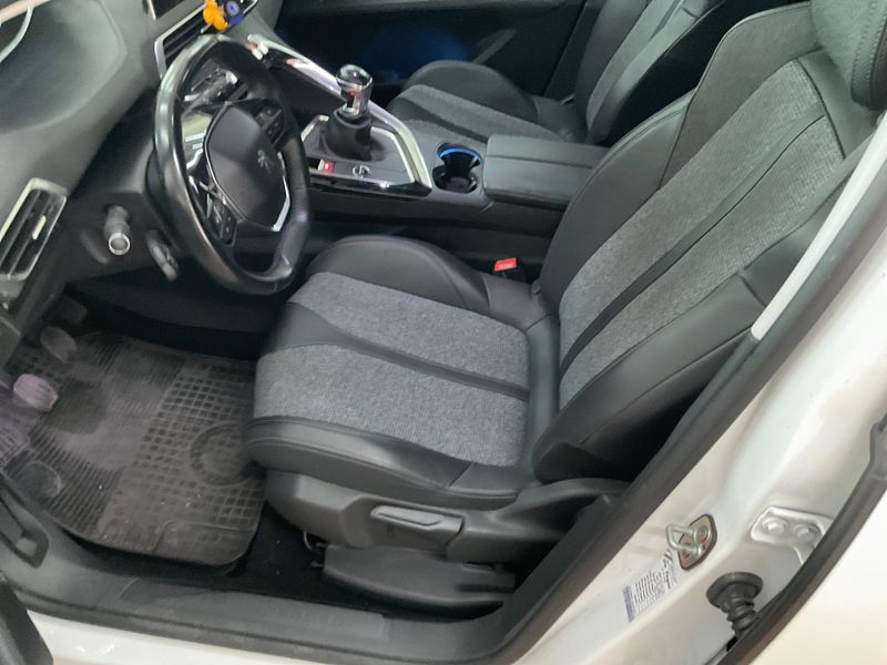 Peugeot 3008 1.5 Blue-HDi Allure 2018 – снимка 21