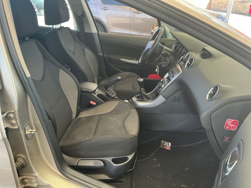 Peugeot 308 1.6 HDi Active 2012 – снимка 3